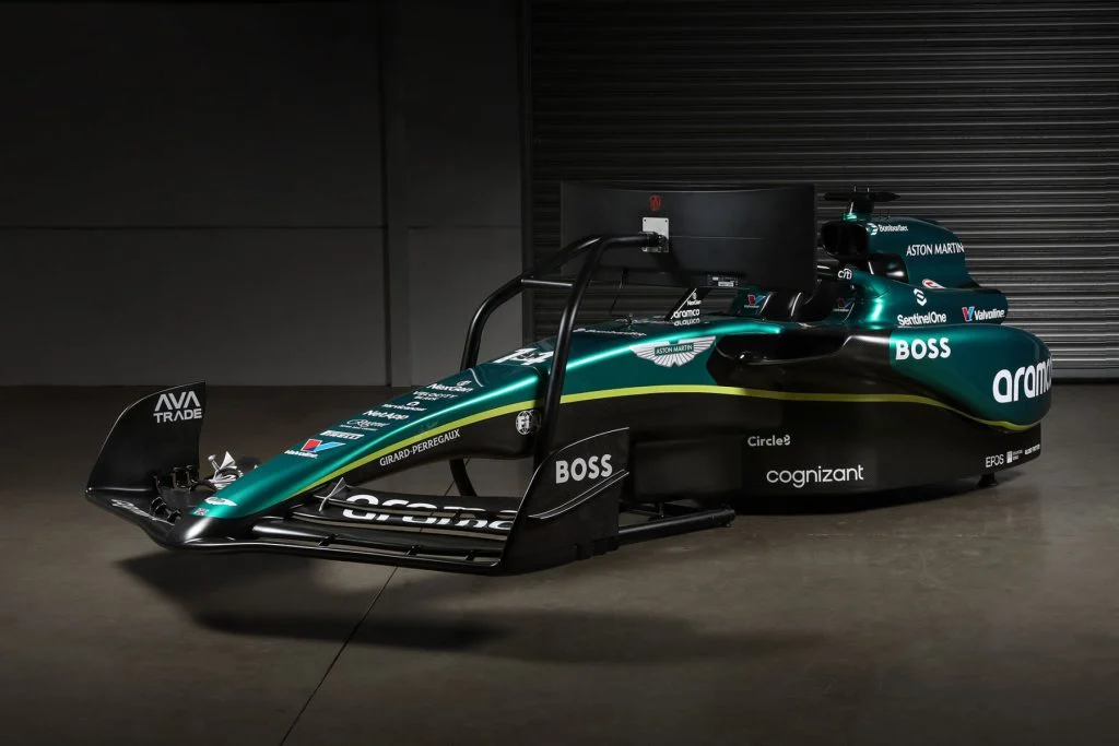 Aston Martin F1 Ekibinden Premium Yarış Simülatörleri: Üst Düzey Sim Yarış Deneyimi Aston Martin F1 Ekibinden Premium Yarış Simülatörleri: Üst Düzey Sim Yarış Deneyimi